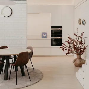 Blue Bird Moriaan Apartment