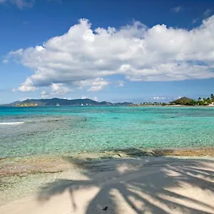 bare-feet-retreat.comcaribbean.com/